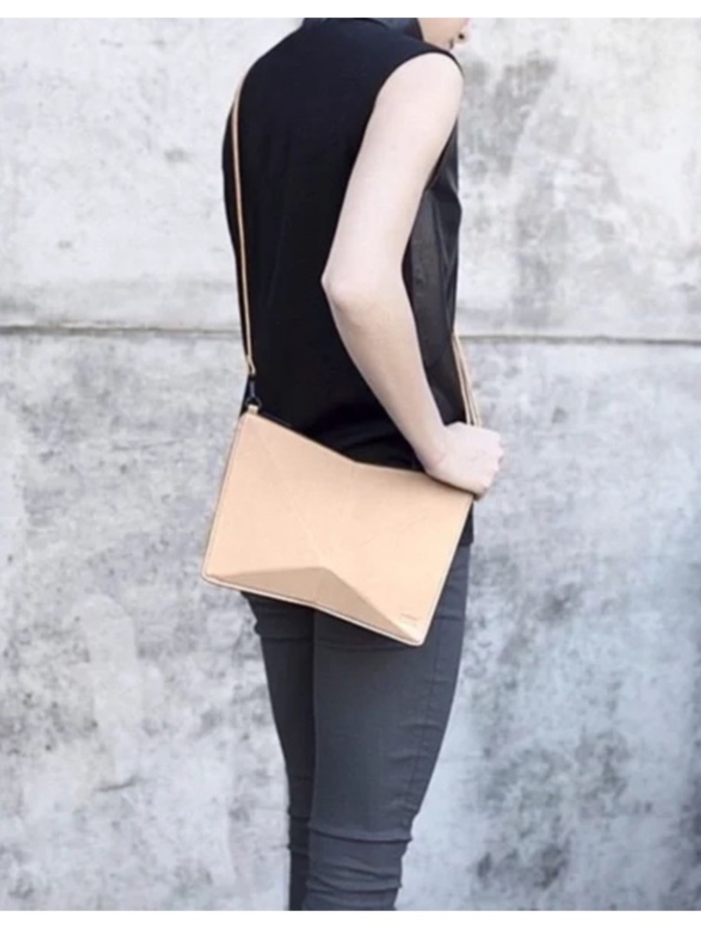Finell Versus Crossbody
Bag Black Purse
